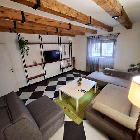 Downtown Apartment Ni Exterior foto