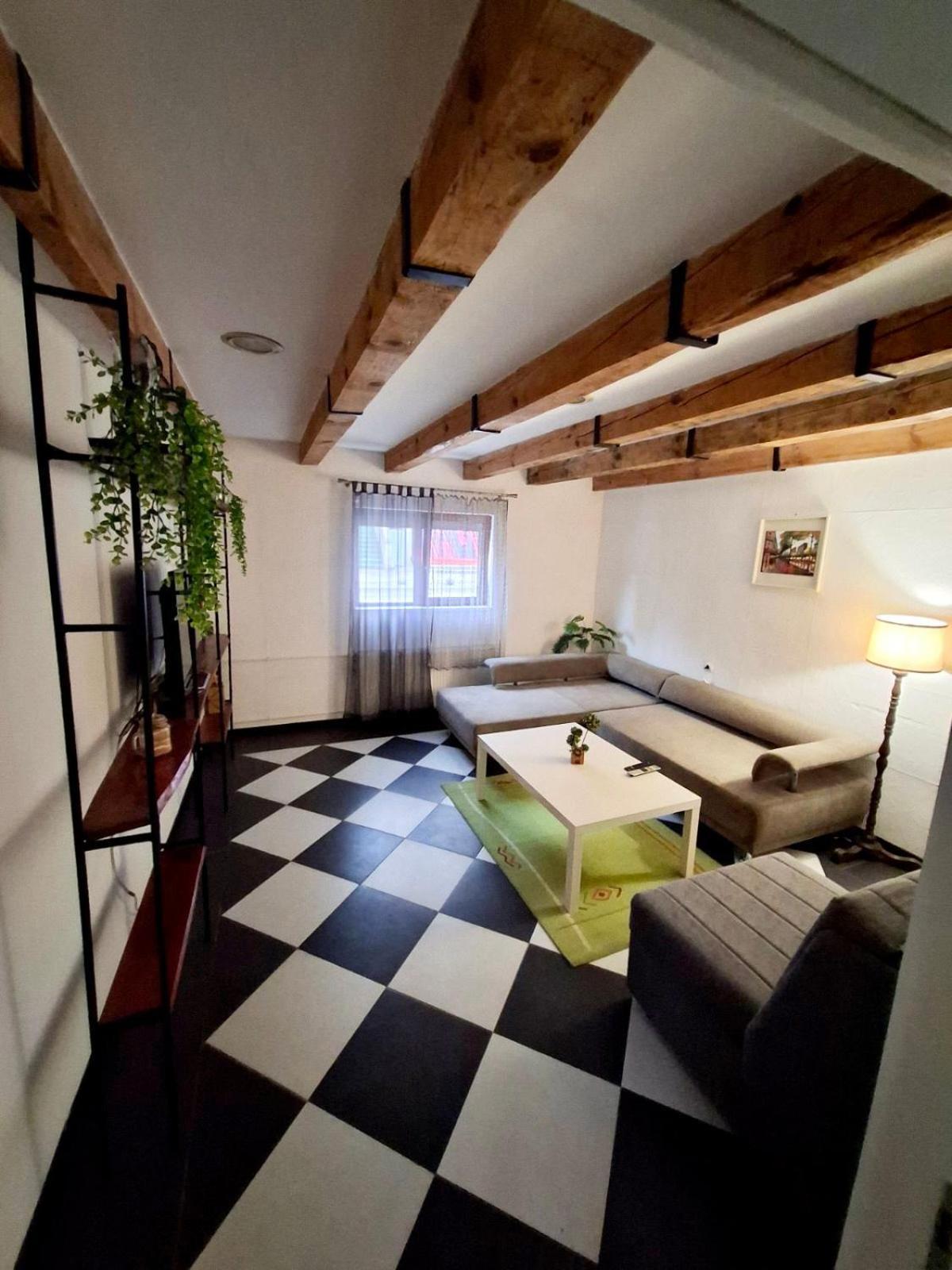 Downtown Apartment Ni Exterior foto